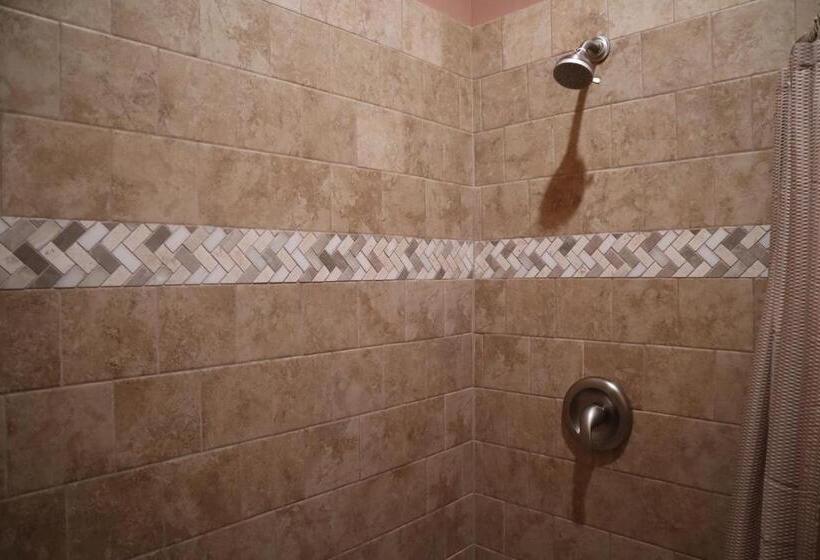 فندق Magnolia Creek Lodge