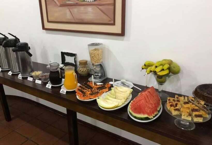 酒店 Palotina Palace