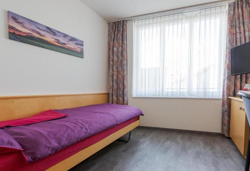 בית מלון כפרי Rynach