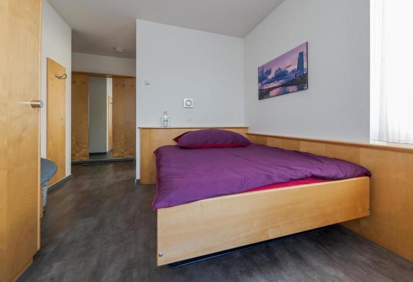 בית מלון כפרי Rynach