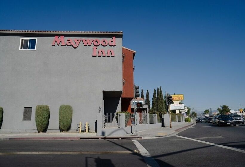 فندق على الطريق Maywood Inn