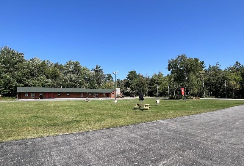 모텔 Tahquamenon Suites Lodging