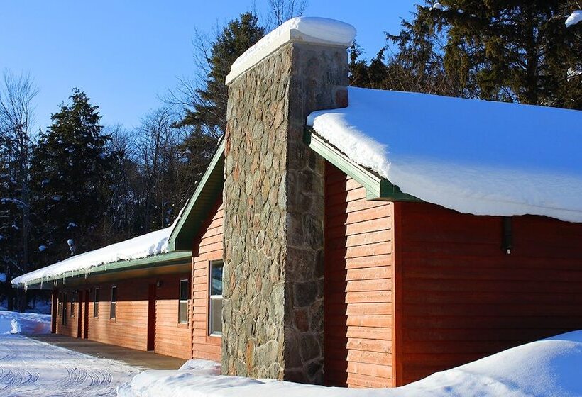 모텔 Tahquamenon Suites Lodging