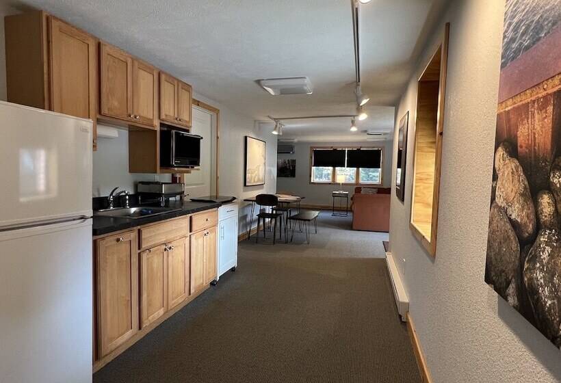 모텔 Tahquamenon Suites Lodging