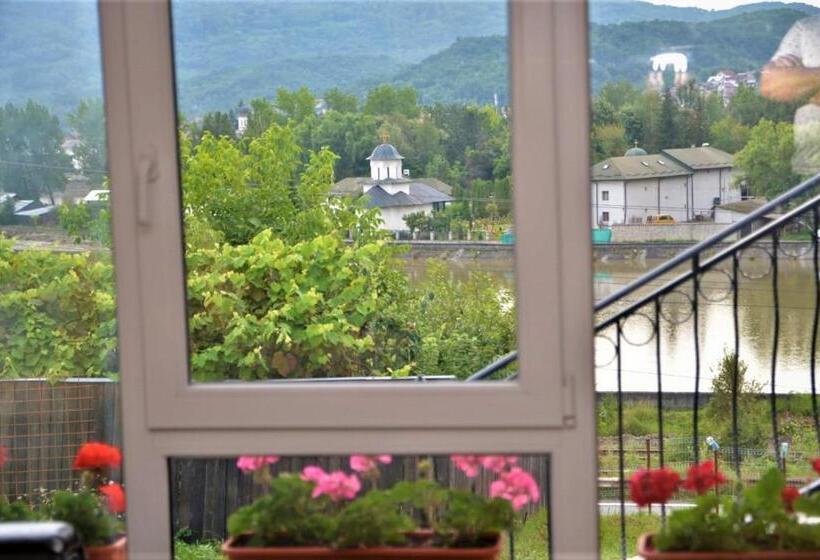 Pensão Bogdan Si Raluca