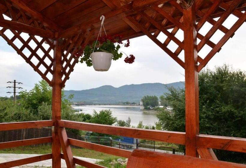 Pensão Bogdan Si Raluca