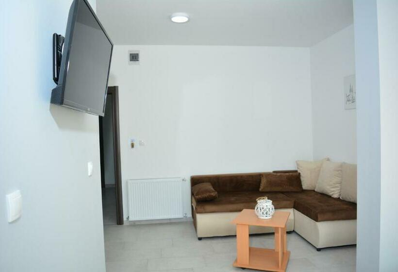 پانسیون Deltix Apartments