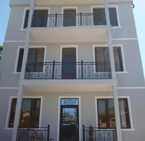 پانسیون Guest House Irakli