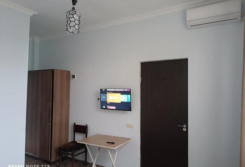 پانسیون Guest House Irakli