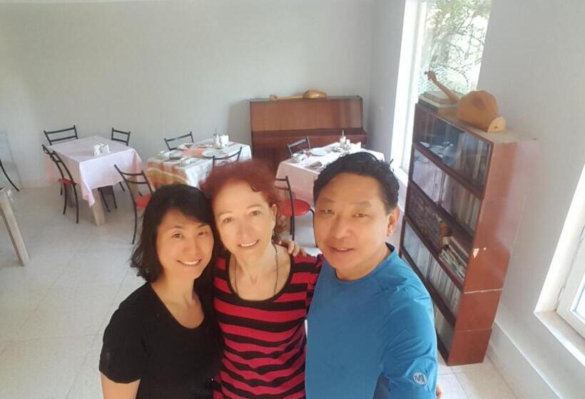 پانسیون Guest House Qedi