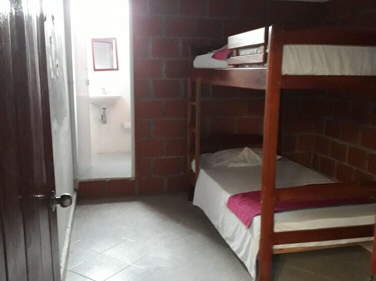 펜션 Hostal Adrimar