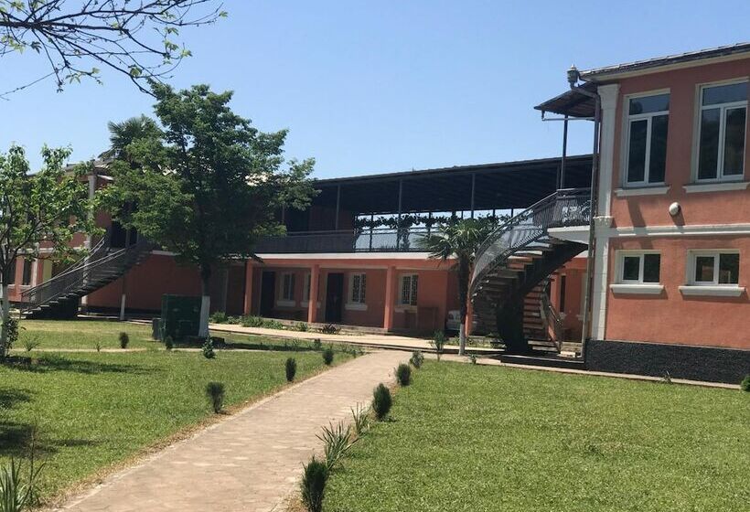 پانسیون Matua Guest House