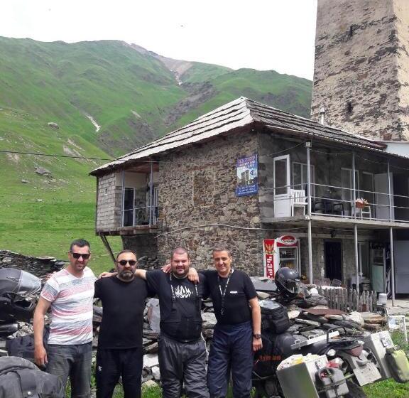 پانسیون Old Tower Guesthouse Ushguli