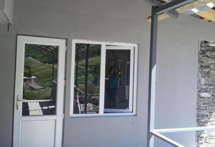 پانسیون Old Tower Guesthouse Ushguli