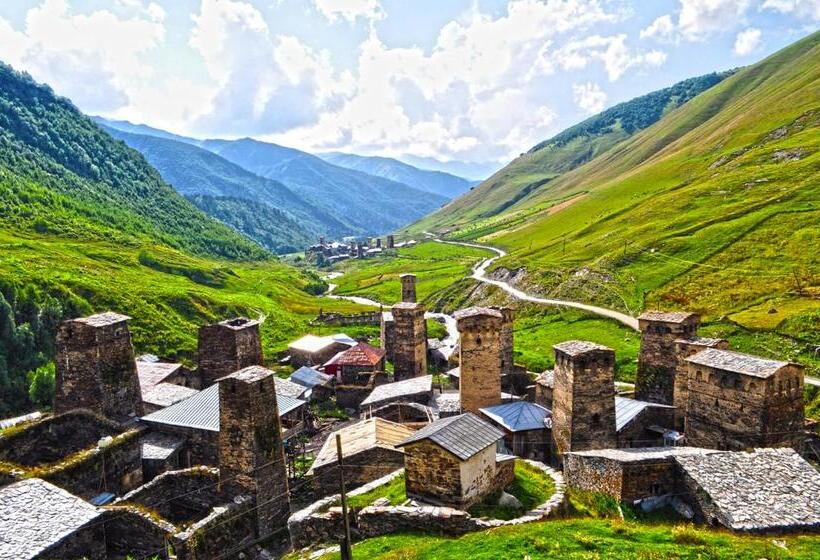 پانسیون Old Tower Guesthouse Ushguli