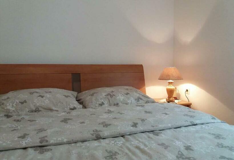 پانسیون Room At Grandma's Fatima