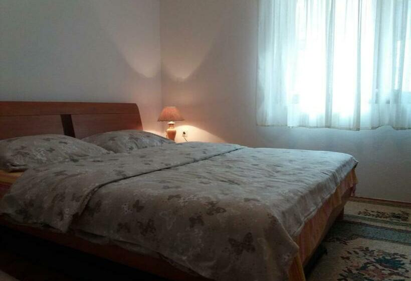 پانسیون Room At Grandma's Fatima