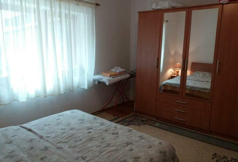 پانسیون Room At Grandma's Fatima