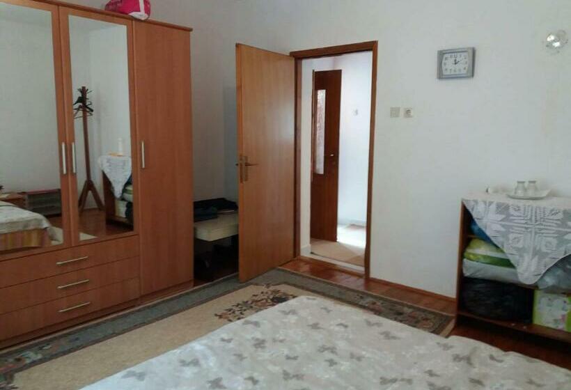 پانسیون Room At Grandma's Fatima