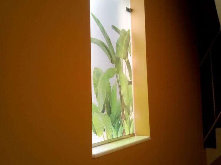 پانسیون Squadron Base