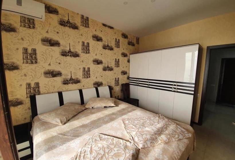 پانسیون White House Chakvi 150 M To The Beach