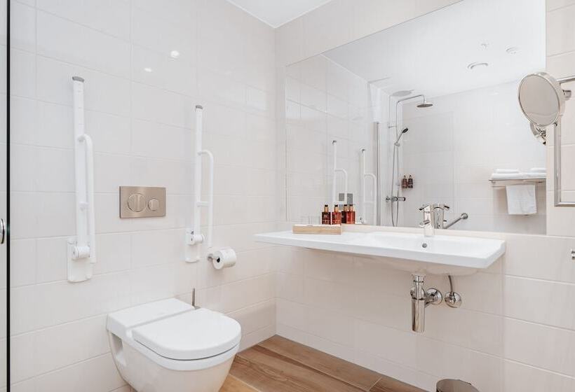 Wood Hotel By Frich S