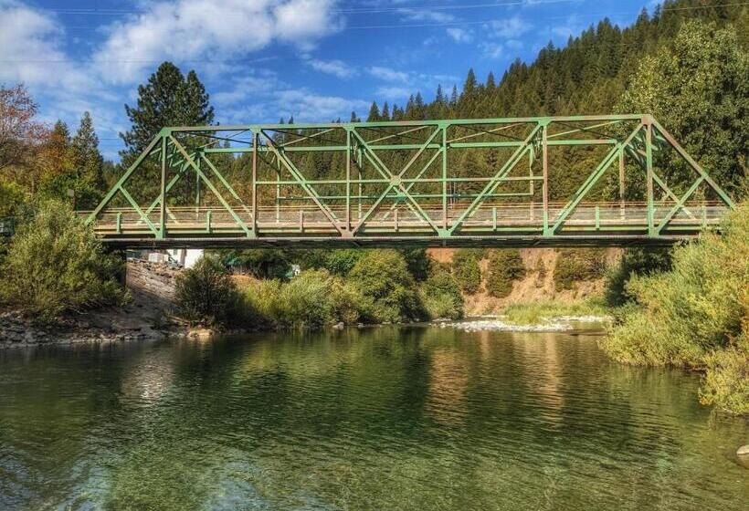 호스텔 Carriage House Inn