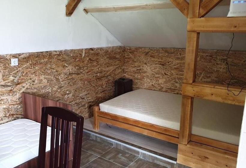 هاستل Kompleks Trnovski Vetar