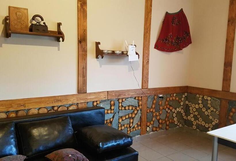 هاستل Kompleks Trnovski Vetar