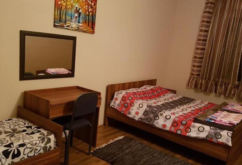 هاستل Kompleks Trnovski Vetar