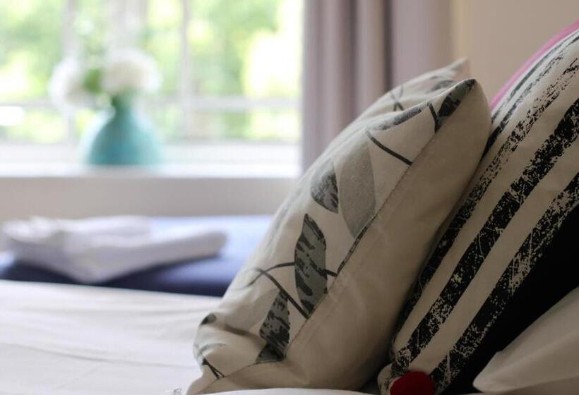 הוסטל The Station