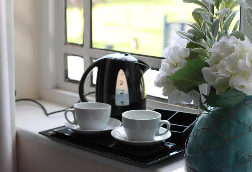 הוסטל The Station