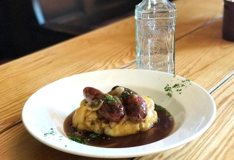 הוסטל The Station