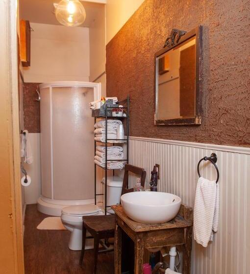 مبيت وإفطار The Historic Wolf