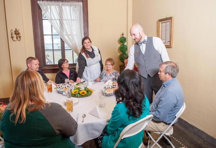 مبيت وإفطار The Historic Wolf