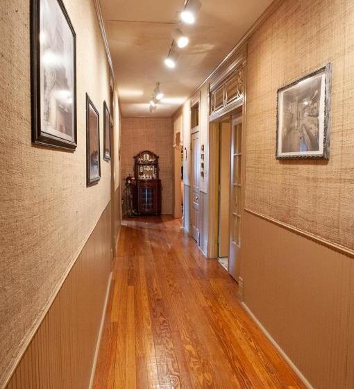 مبيت وإفطار The Historic Wolf