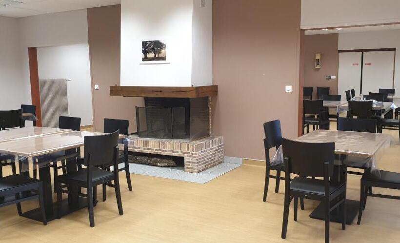 فندق Domaine De Mont Evray