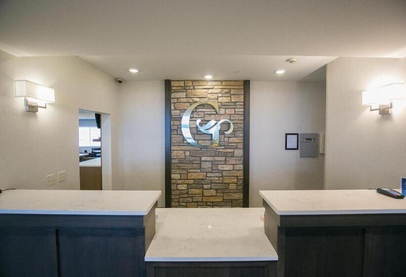 Grandstay Hotel & Suites