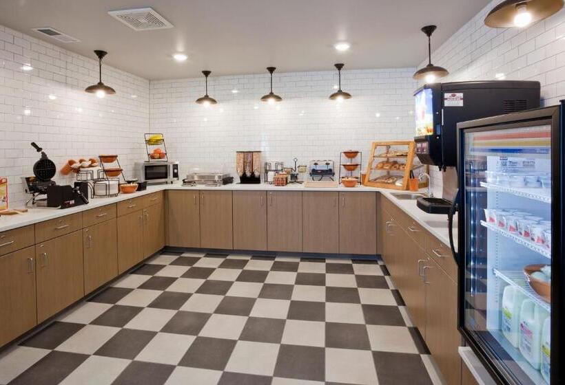 Grandstay Hotel & Suites