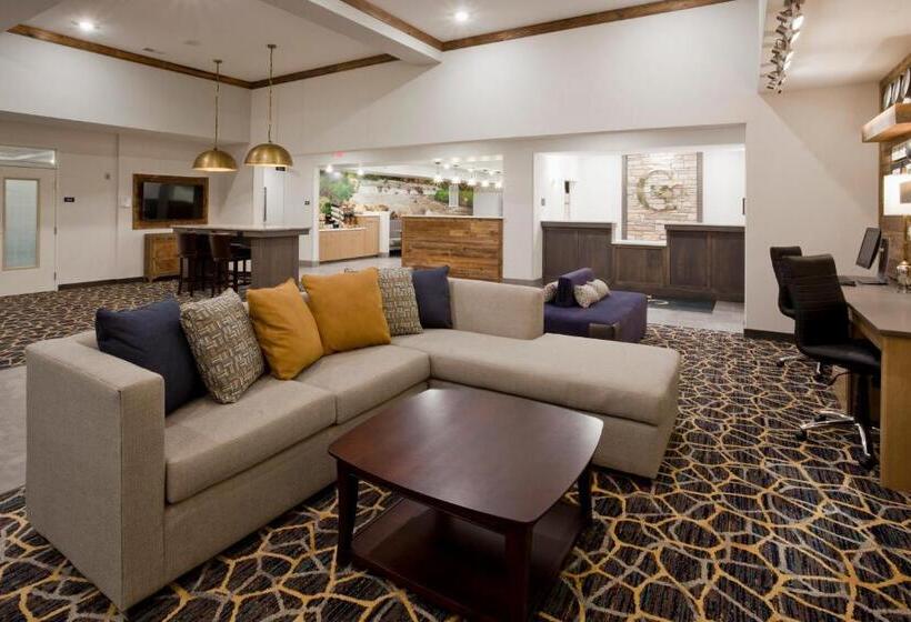 Grandstay Hotel & Suites