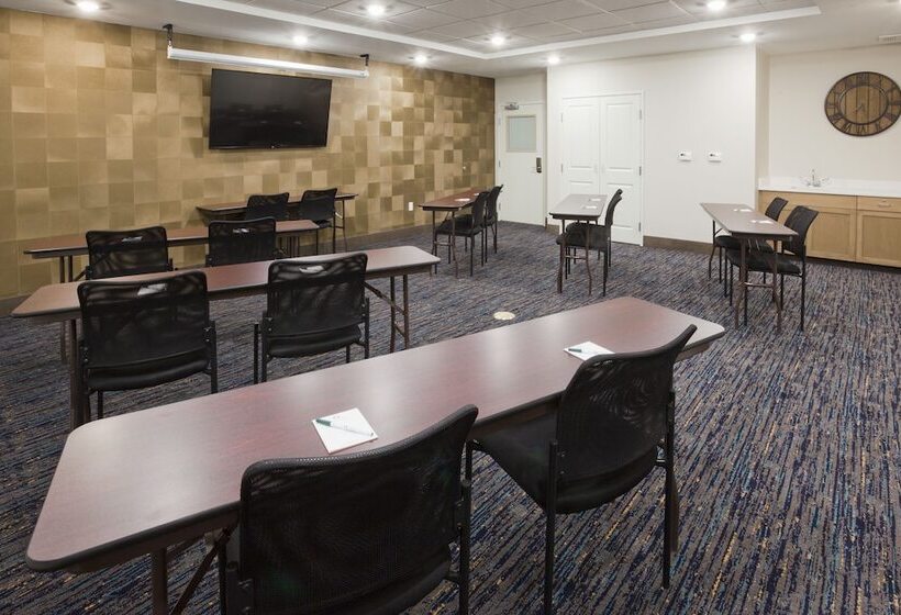 Grandstay Hotel & Suites
