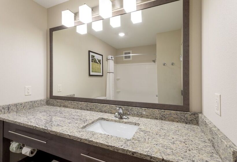 Grandstay Hotel & Suites