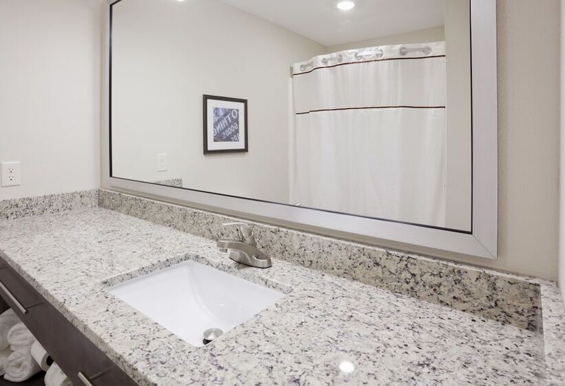 Grandstay Hotel & Suites