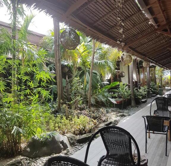 בית מלון כפרי Lawaka