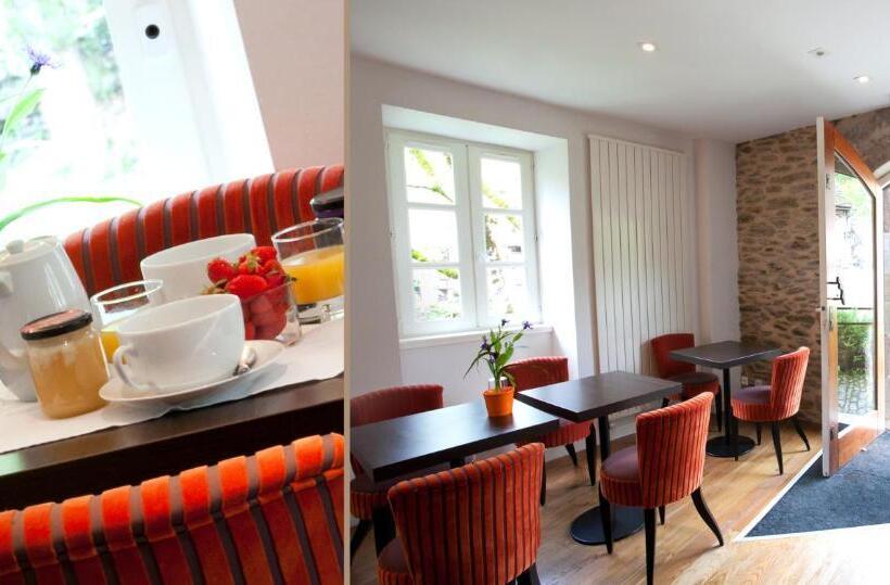 Отель Le Vieux Pont