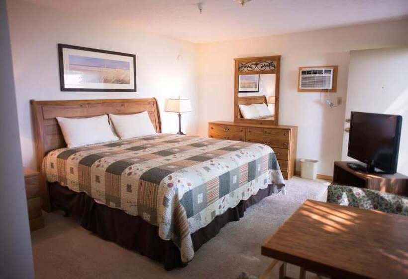 Отель M 22 Inn Suttons Bay