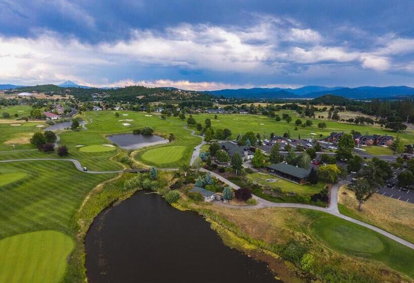 فندق Resort At Eagle Point Golf Club Lodging