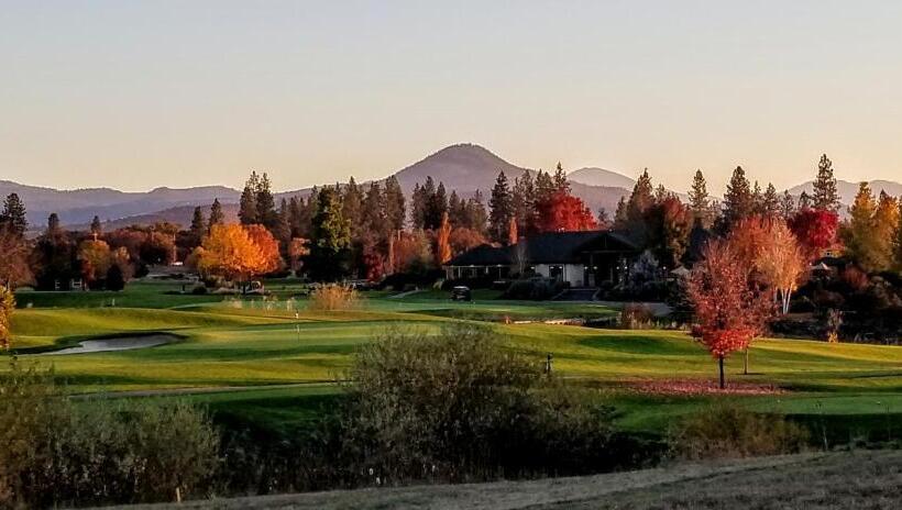 فندق Resort At Eagle Point Golf Club Lodging