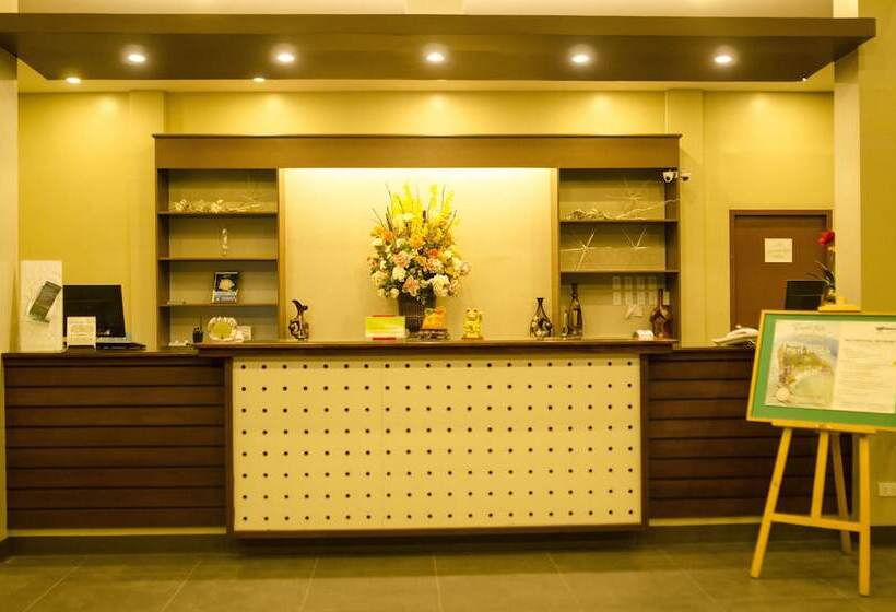 Seasons Hotel And Convention Center