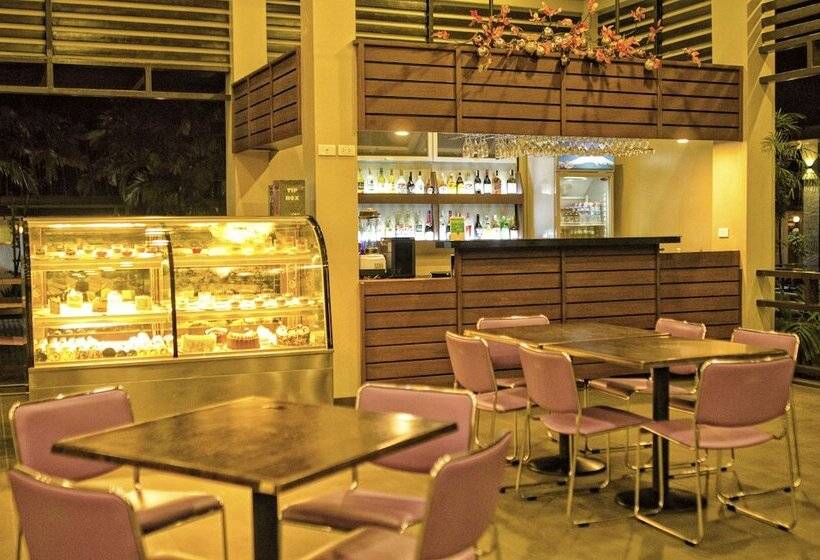 Seasons Hotel And Convention Center